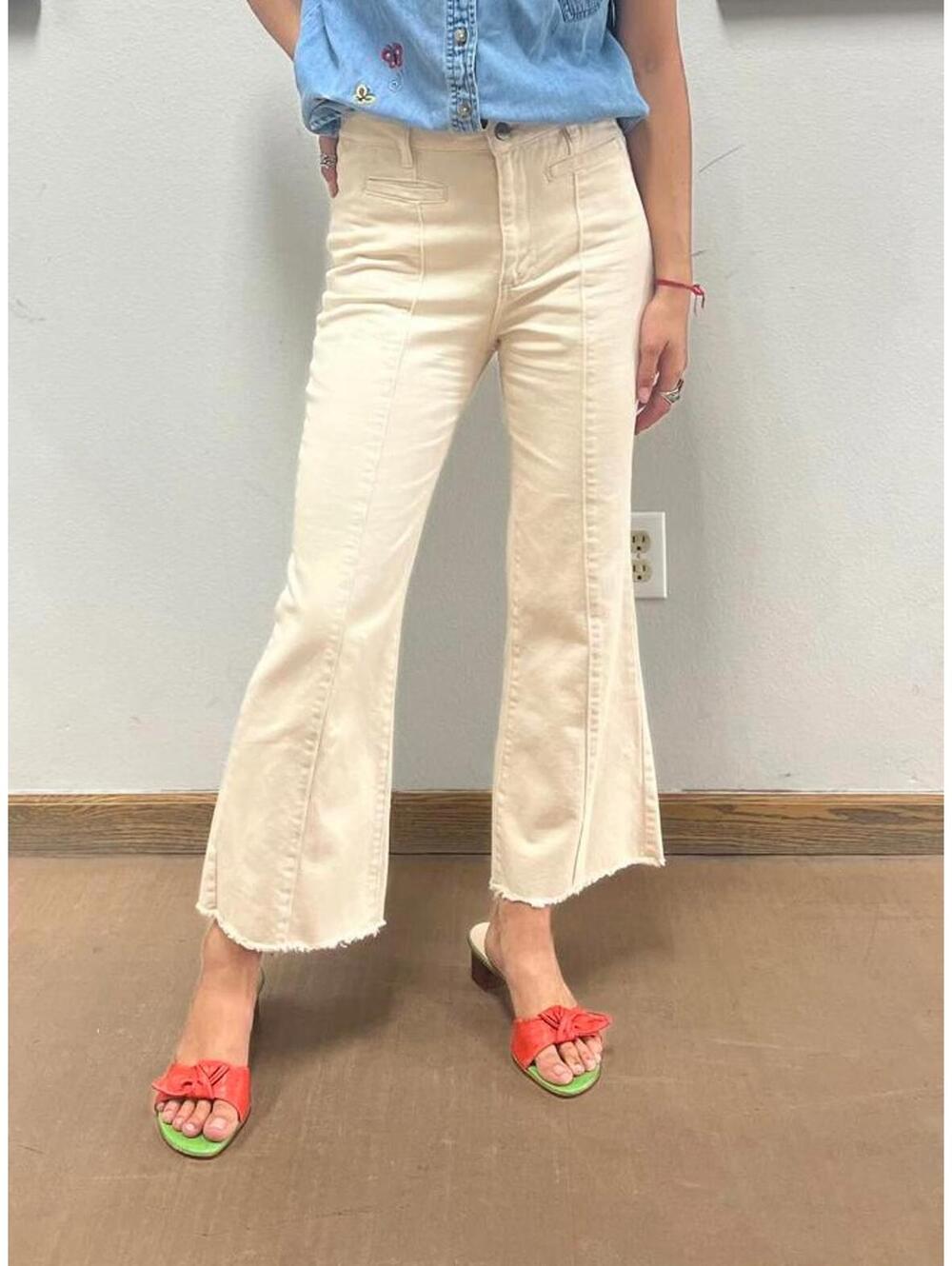 Amuse Society 26” Cream Wide Leg Frayed Hem Ankle Jeans